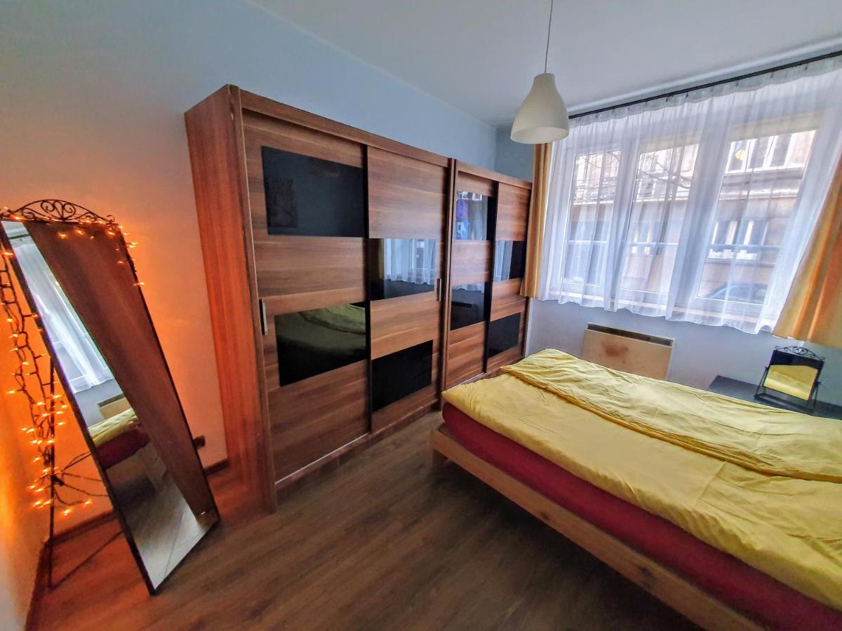 Basic, Quiet Apartment Close To Main Square Kraków Exteriör bild